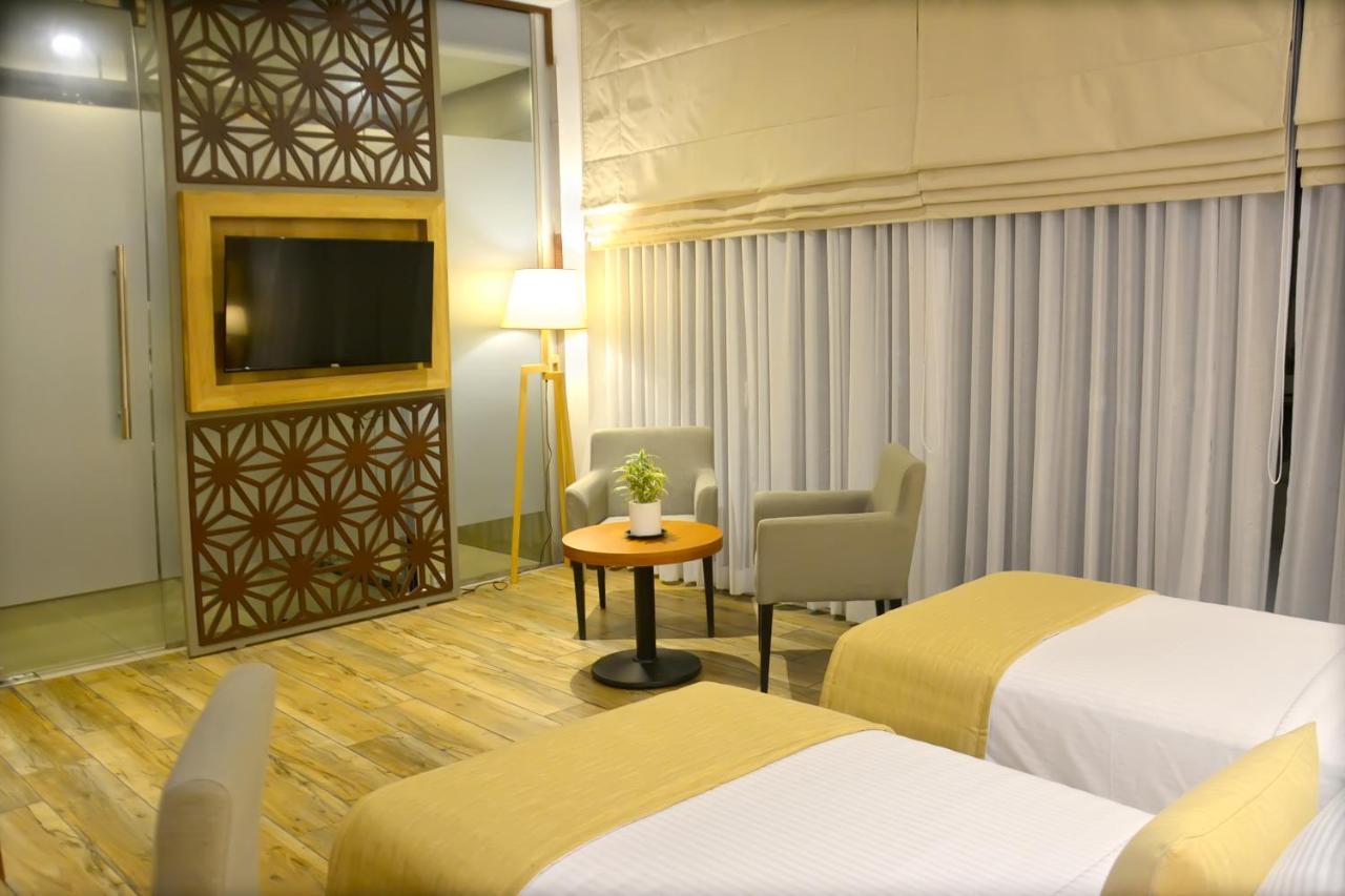 Belmont Boutique Hotel - Free Airport Shuttle Service 니곰보 외부 사진